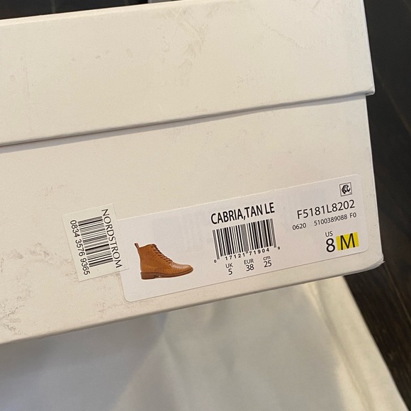 VINCE Cabria embossed tan boots - Picture 5 of 9